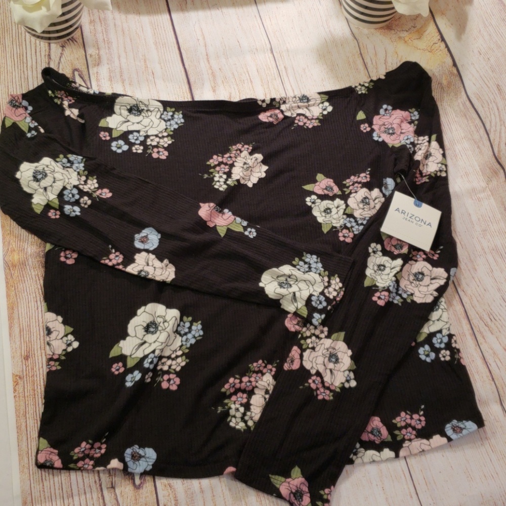 Off the shoulder Shirt